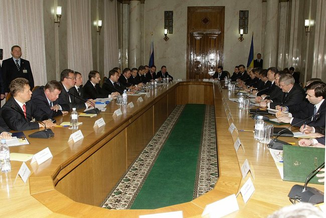 Медведев - Янукович: скидка на газ ценой в $40 млрд